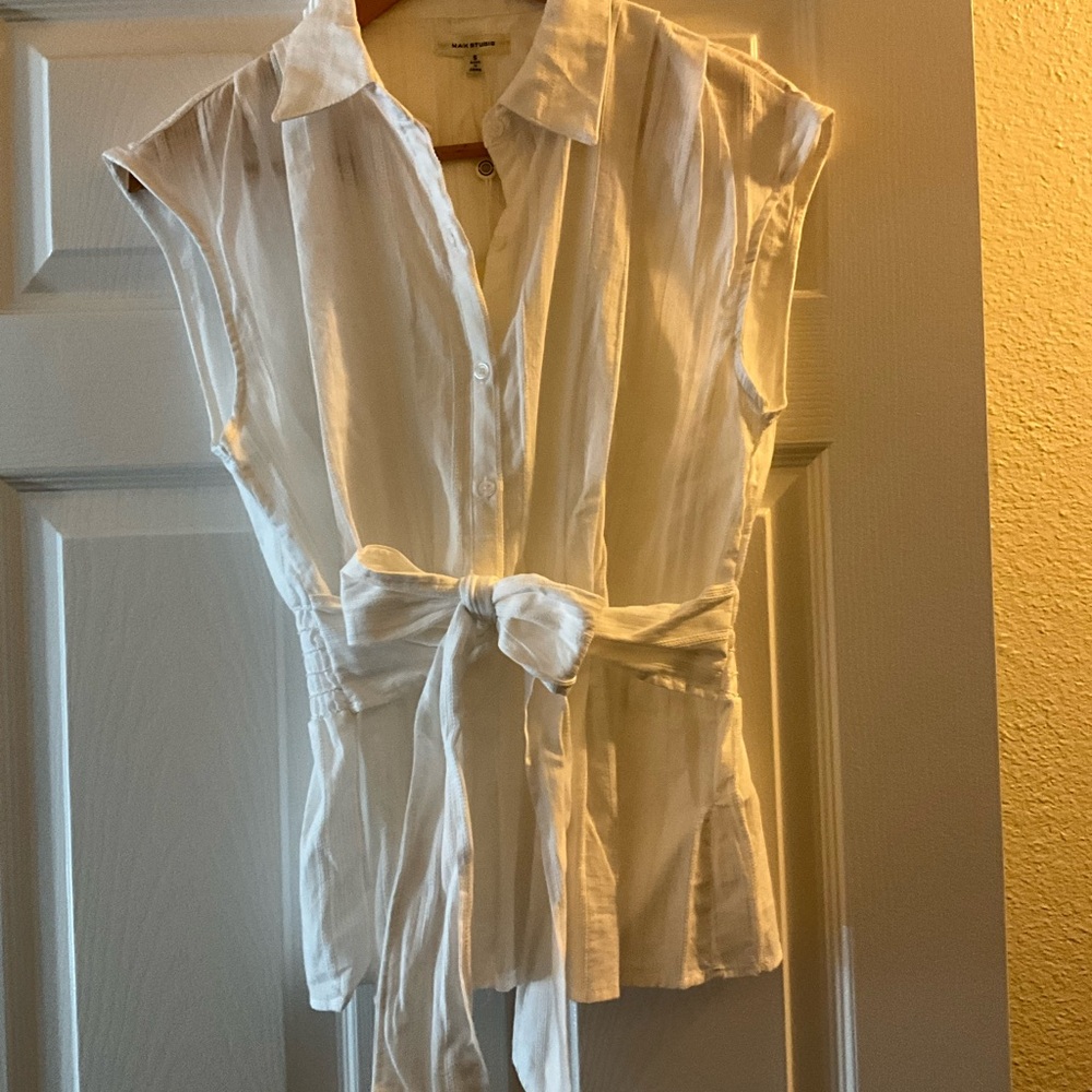 Max Studio White Sleeveless Button-Down Tie Waist Top (Size S, NWT)